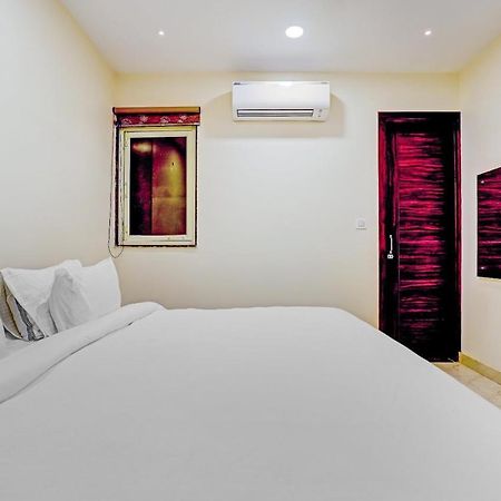 Collection O Hotel Aditya Palace Near Leisure Valley Park Gurgaon Dış mekan fotoğraf