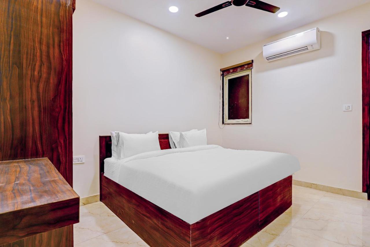 Collection O Hotel Aditya Palace Near Leisure Valley Park Gurgaon Dış mekan fotoğraf