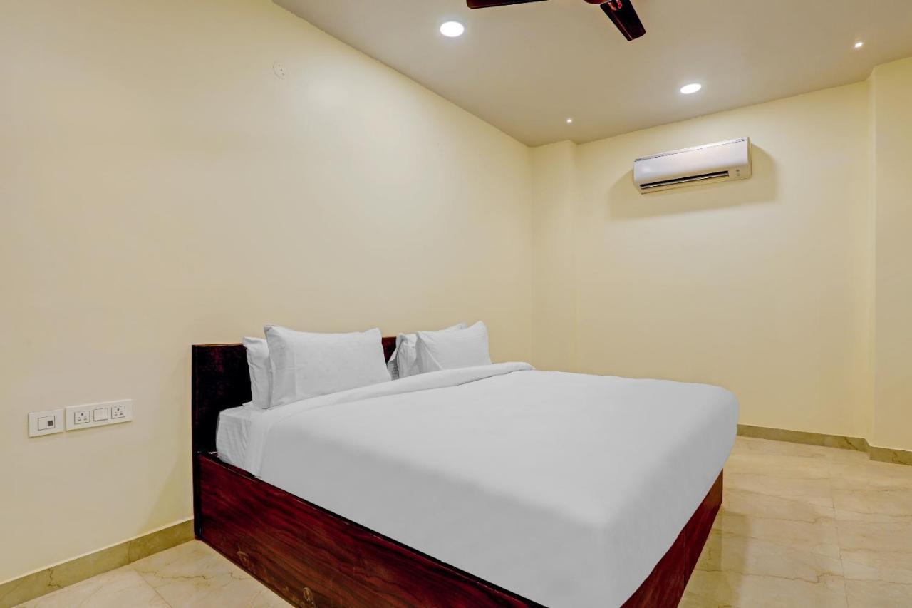 Collection O Hotel Aditya Palace Near Leisure Valley Park Gurgaon Dış mekan fotoğraf