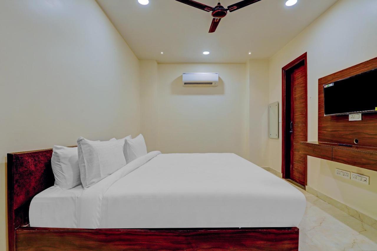 Collection O Hotel Aditya Palace Near Leisure Valley Park Gurgaon Dış mekan fotoğraf