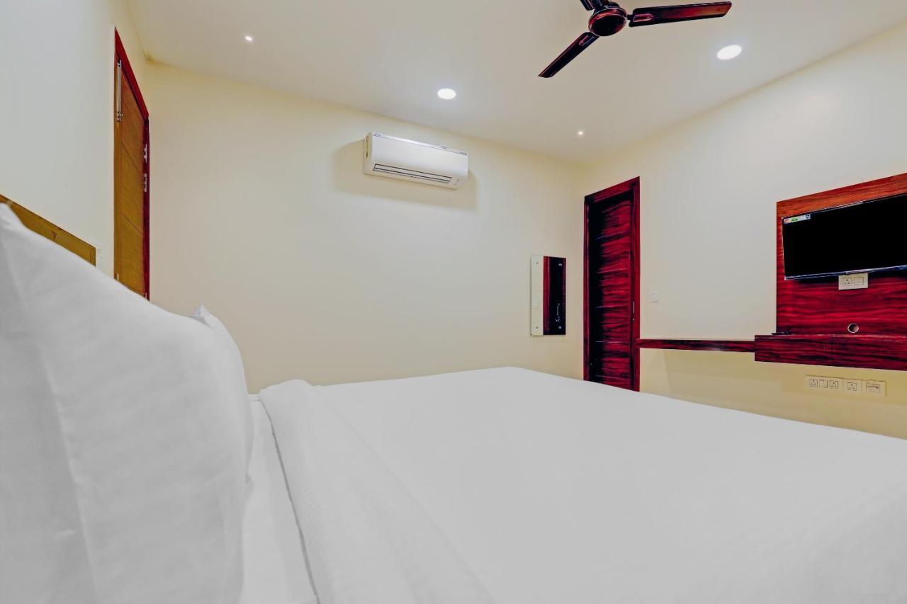 Collection O Hotel Aditya Palace Near Leisure Valley Park Gurgaon Dış mekan fotoğraf