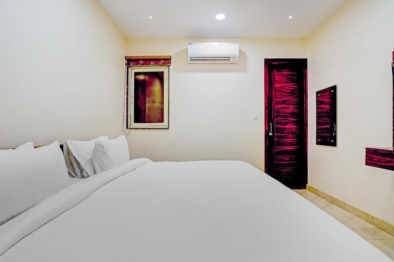 Collection O Hotel Aditya Palace Near Leisure Valley Park Gurgaon Dış mekan fotoğraf
