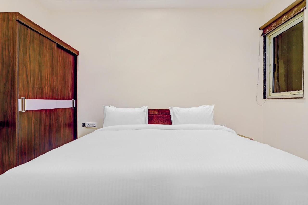 Collection O Hotel Aditya Palace Near Leisure Valley Park Gurgaon Dış mekan fotoğraf