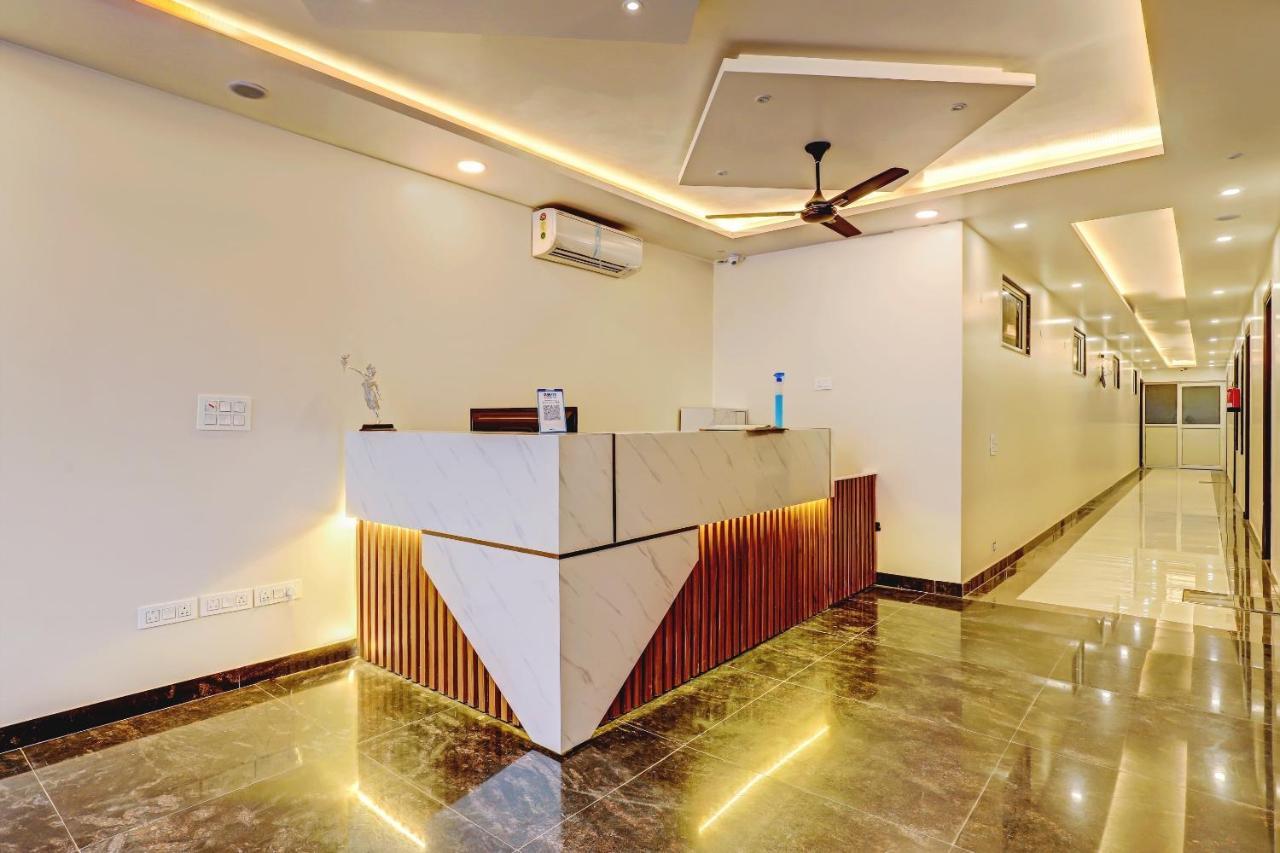 Collection O Hotel Aditya Palace Near Leisure Valley Park Gurgaon Dış mekan fotoğraf